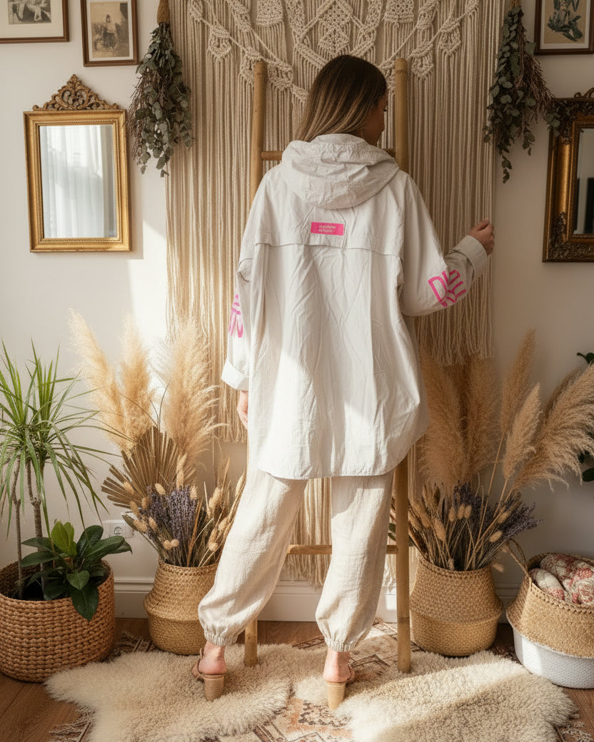 Stylische Kapuzenbluse mit auffälligem Print