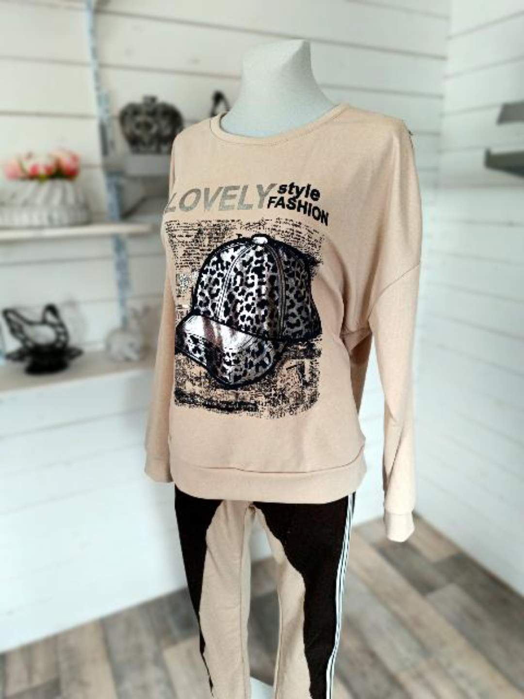 Sweaty Leo Cap Lovely