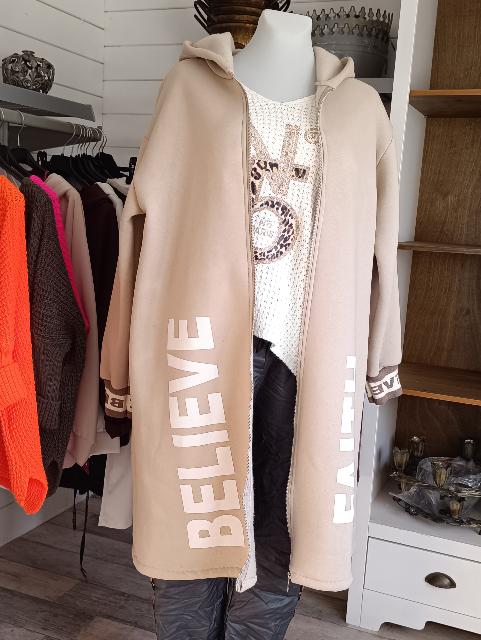 Sweaty Mantel Believe Faith